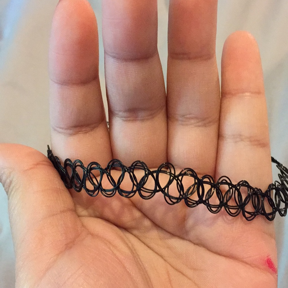 Choker necklace